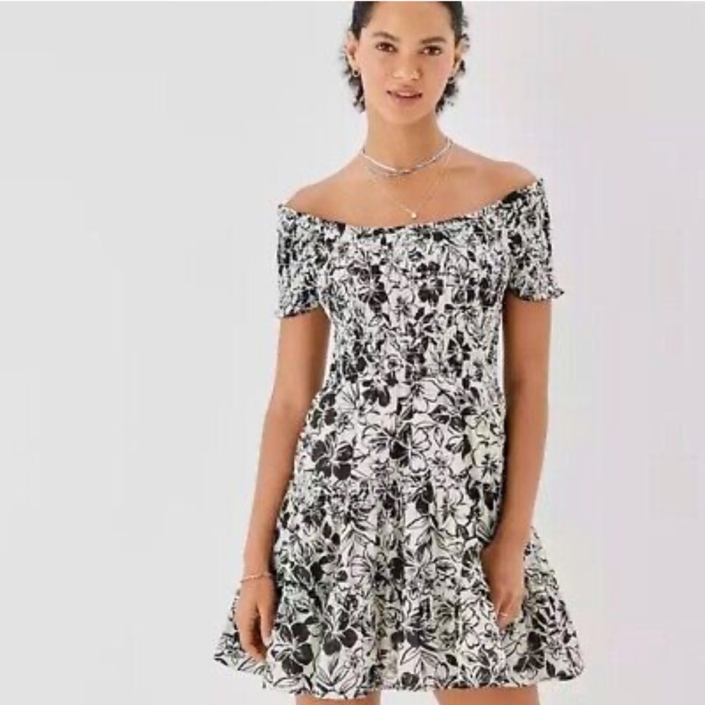 AE Outfitters Shoreline Smocked Dress | XS| Black / White Floral Print